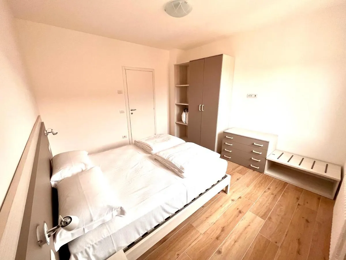 Berengario Suites Torri Del Benaco Apartment